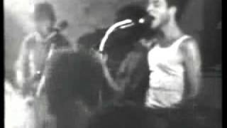 The B-52s - 1978 Live - Runnin Around