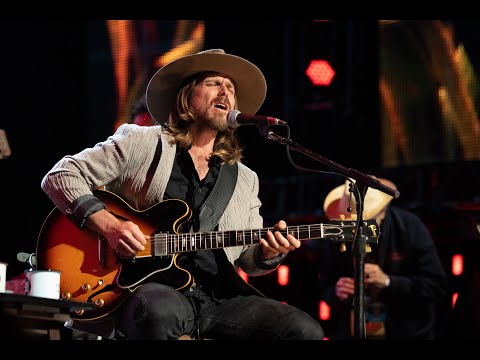 Lukas Nelson & Willie Nelson - (Forget About) Georgia (Live at Farm Aid 2021)