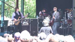 Moe - She Sends Me (Summercamp 05-28-10).mpg