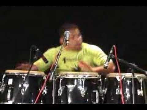 Solo de Percussao - Mestre Barrao