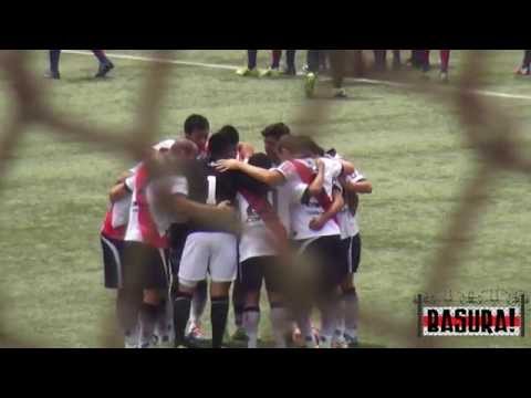 "Basura! 29: Deportivo Municipal 2 - Alianza Universidad 0" Barra: La Banda del Basurero &bull; Club: Deportivo Municipal