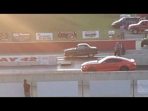 Thumbnail for Nash Metropolitan going 9.77 @137 mph by Nash Metropolitan, Car