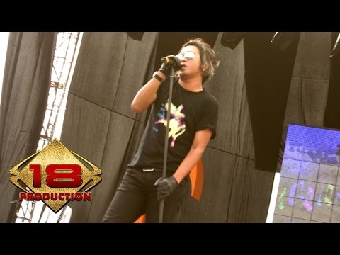 CLUB EIGHTIES - DARI HATI (LIVE KONSER PADANG 2007)