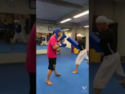 キックボクシング👊パンチ、キックのコンビネーション