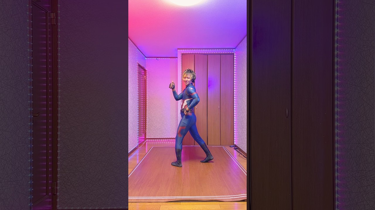 動きのクセが強すぎる男がヤバすぎる… A man who moves in an extremely strange way is crazy…