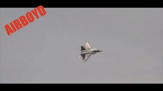 preview picture of video 'F-22 Raptor Farnborough Airshow 2010'