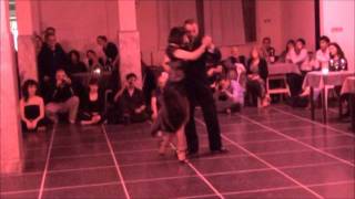 CRISTINA SOSA Y DANIEL NACUCCHIO BAILANDO EL TANGO CACHIRULO EN FLOREAL MILONGA