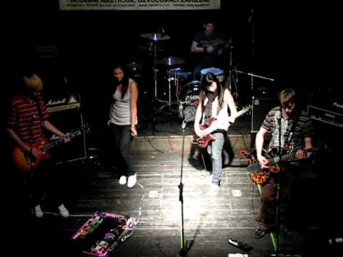 Lost Line - Denny a Falling down live Plzeň Můza 2009