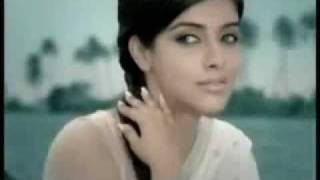 Gorgeous Asin in Tanishq ad