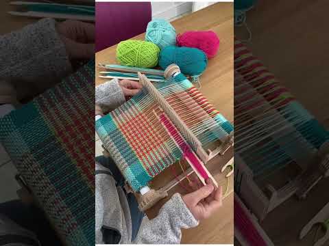 Weaving a Colourful Scarf on a TabbyandTweed Rigid Heddle Loom.#rigidheddleloom #fiberart #handmade