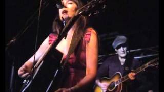 Amaral. Los Aviones (intento fallido) /Hacia lo salvaje. Café la Palma. (Madrid) 05-01-11