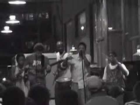 Mosadi Music Ft. Yahzarah...and Me on bass (circa 2007 DC "can a sista rock the mic festival "A.P.P.R.E.C.I.A.T.E"