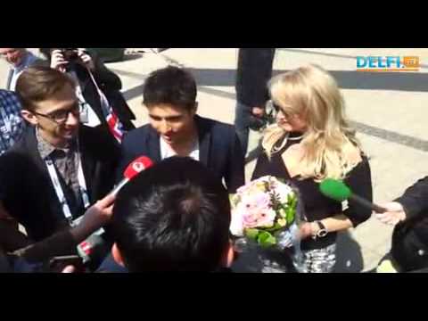 Bonnie Tyler with the Azerbaijani contestant Farid Mammadov 13.05.2013