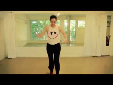 Natalia Oreiro . Bailando Cumbia . Nasha Natasha Tour 2014 (Rusia)