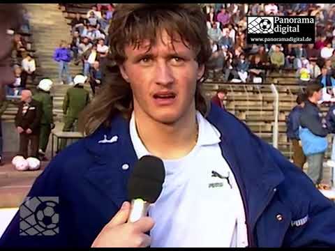 Legendär: Henri Fuchs vom FC Hansa zu seiner Auswechslung im Pokalfinale 1991