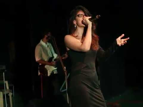 Sheena Thakur live at Dinanath Mangeshkar Auditorium. Yaar na Miley. Hungama Ho Gaya. Laila Main Lai