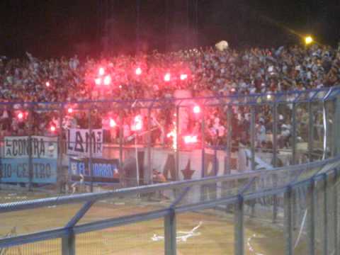 "Salida de La Fiel del Norte...Iquique vs Cobreloa (Noche Celeste 2010)" Barra: Furia Celeste &bull; Club: Deportes Iquique