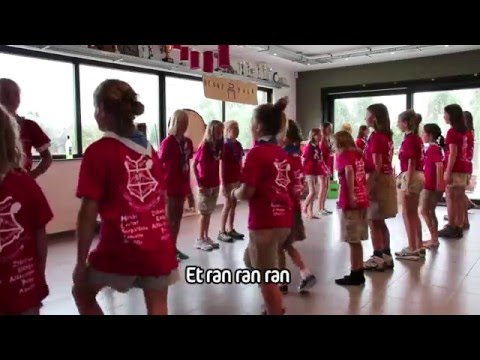 Danse des chiens rouges