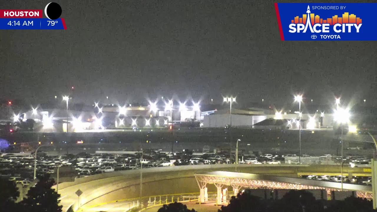 Live webcam view of Hobby Airport Runways and Hangars
