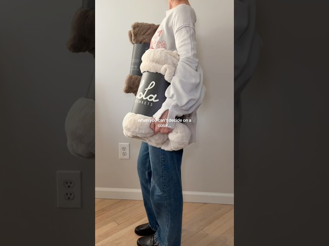 Vídeo relacionado con LOGOVISION WB 100: Blanket, 152 x 127 cm Looney Tunes Casablanca Silky Touch Super Soft Throw Blanket