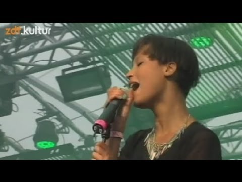Icona Pop - I Love It (Live 2012)