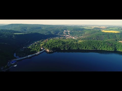 Vranov nad Dyjí, Vranovská přehrada, zámek Vranov, hrad Bítov a NP Podyjí