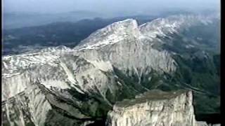preview picture of video 'Atterrissage sur le Mont Aiguille - 27 Août 1957'