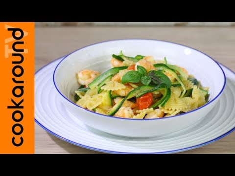 Pasta with courgettes and shrimp