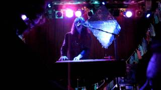 Beach House - 10 Miles Stereo