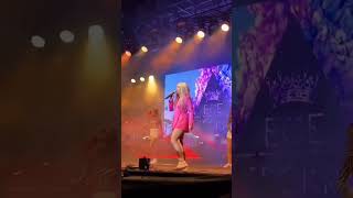 Download lagu Ece Seçkin - Sayın Seyirciler mp3