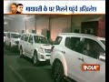 Akhilesh Yadav reaches Mayawati