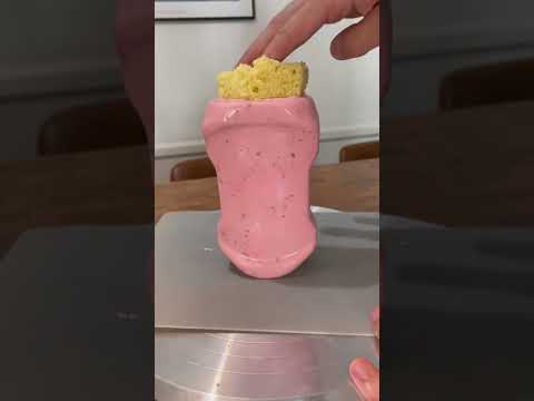 Making the Pink Sauce cake! #pinksauce #cake #cakedecorating