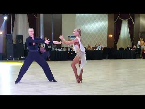 Slavik Pastukhov - Karolina Plaziy