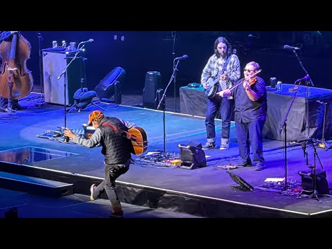 Billy Strings w/Michael Cleveland!! 🔥 “Sally Goodin / My Rose of Old Kentucky” Louisville Ky 12/5/25