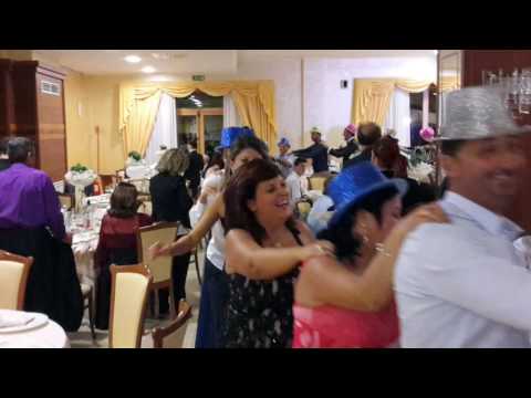 TRENINO MATRIMONIO CON CAPPELLINI COLORATI - IL POGGIO - ANIMAZIONE FRANCESCO BARATTUCCI