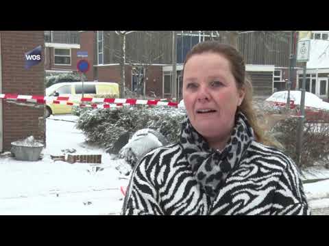 Overbuurman parkeert auto in voortuin Den Hoorn