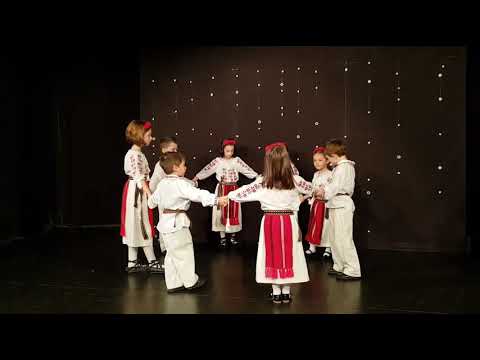 Hora Unirii - Clubul de Artă pentru copii "Arta Jucăușă"