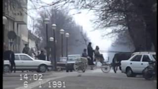 preview picture of video 'BADNJAK NA TRGU - Kikinda, 06.01.1991.'