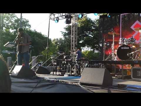 Tee-Double rocking the song 512 n-it @ X-Games Austin.