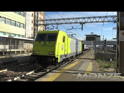 Primo sabato del 2023 di treni in transito passeggeri, merci nella stazione di Brescia. 1° Part [4k]