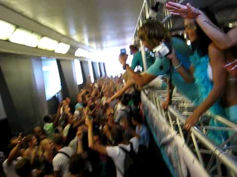 Lucien Foort in de tunnel @ de fast forward dance parade Rotterdam 2009!