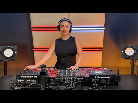 Laura van Dam - Capture Radio 054 (August Special)