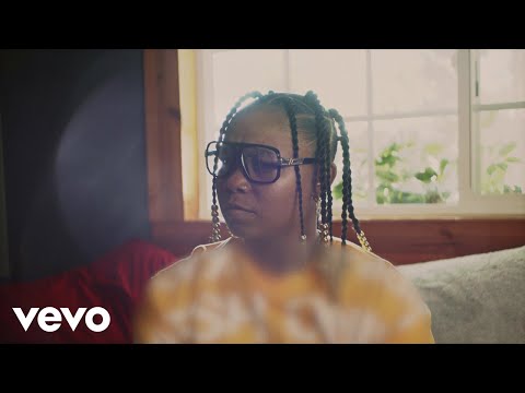 Nakkia Gold - “Pretty Girl Habits” (Official Music Video)