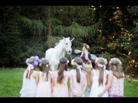 Luna Rose the Magic Unicorn and Fairy Sarah meet a little girl called Izzy