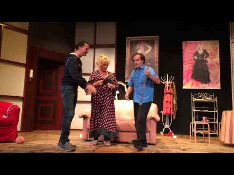 "Tutti pazzi per mamma" al teatro delle Muse