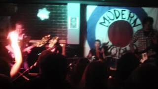 The Modern World - A Town Called Malice - Bakers Nite Club