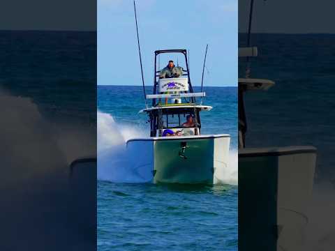 Freeman boats are designed with a focus on rough-water performance. #hauloverinlet #yt #waves