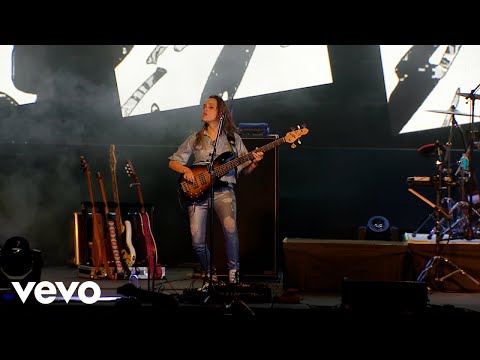 Eruca Sativa - Paraíso en Retro (En Vivo Estadio Obras) (Official Video)