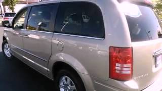 preview picture of video 'Preowned 2009 Chrysler Town Country Milwaukee WI'