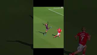 Esse pode ser o gol MAIS FÁCIL da história — e foi puro acidente